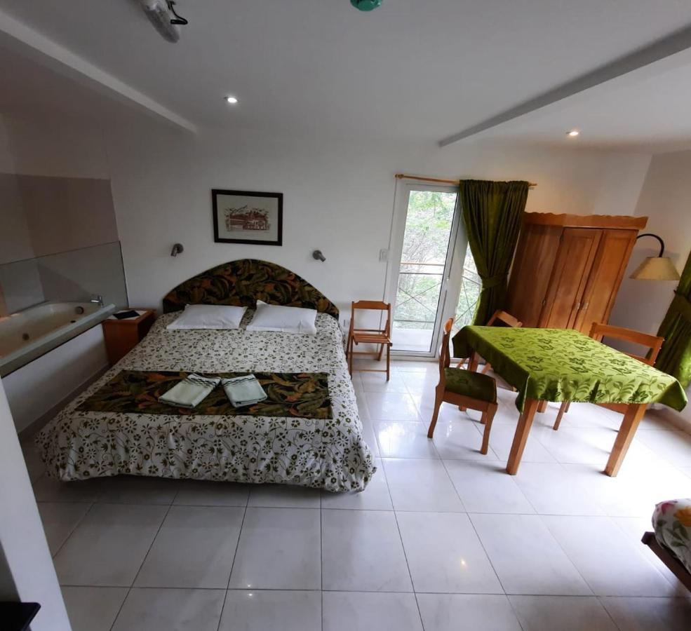 Familia Piatti B&B - Suites Ushuaia Ngoại thất bức ảnh