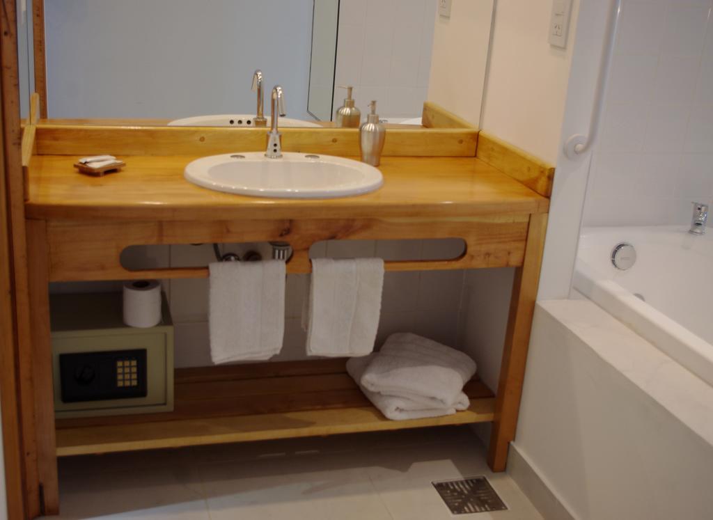 Familia Piatti B&B - Suites Ushuaia Ngoại thất bức ảnh